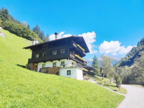Pretty Holiday Home in Mayerhofen with Balcony, Mayrhofen